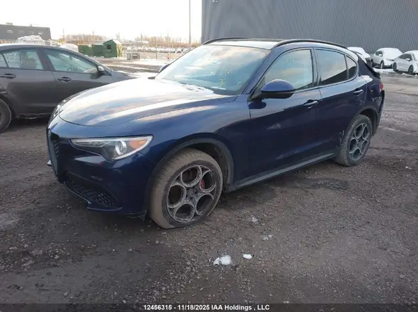 ZASFAKPN5J7B94268 2018 ALFA ROMEO STELVIO - Image 2