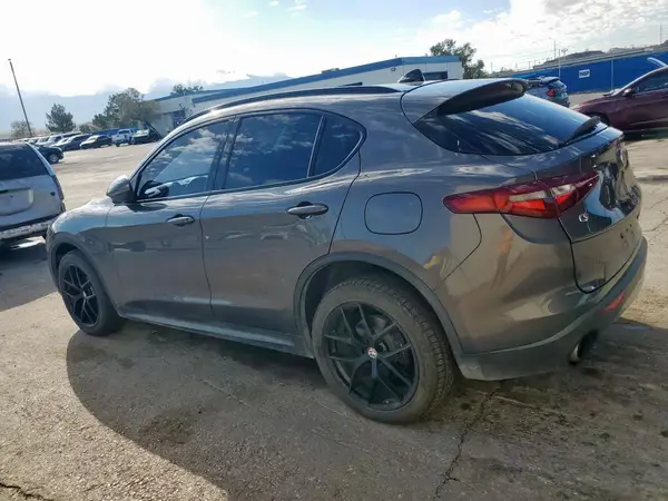 ZASFAKPN6J7B69668 2018 ALFA ROMEO STELVIO - Image 2