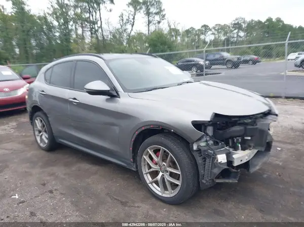 ZASFAKPN6J7B76300 2018 ALFA ROMEO STELVIO