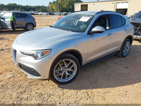 ZASFAKPN6J7B83005 2018 ALFA ROMEO STELVIO - Image 2