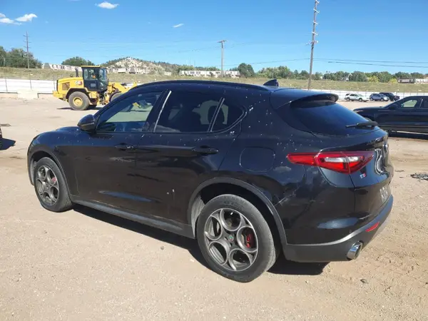 ZASFAKPN6J7B91265 2018 ALFA ROMEO STELVIO - Image 2