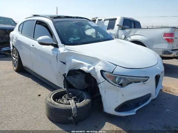 ZASFAKPN6J7B92206 2018 ALFA ROMEO STELVIO - Image 1