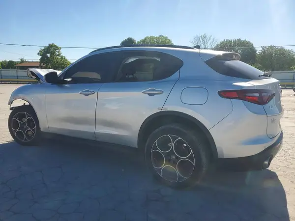ZASFAKPN6J7B92299 2018 ALFA ROMEO STELVIO - Image 2