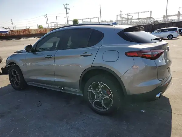 ZASFAKPN6J7B95686 2018 ALFA ROMEO STELVIO - Image 2