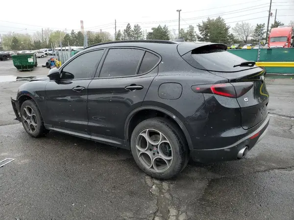 ZASFAKPN7J7B79626 2018 ALFA ROMEO STELVIO - Image 2