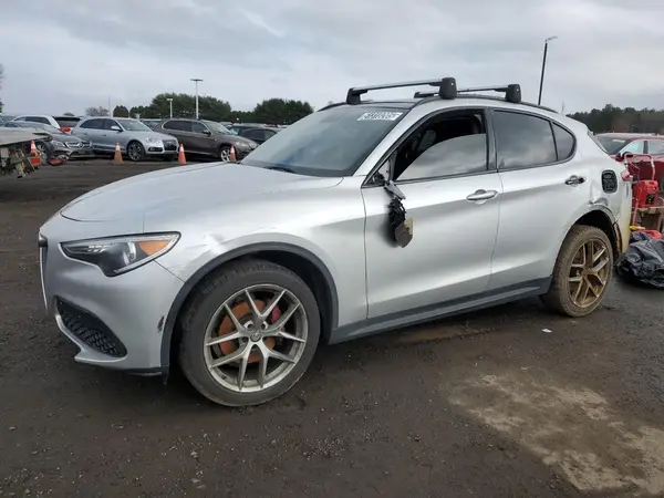 ZASFAKPN7J7B81392 2018 ALFA ROMEO STELVIO