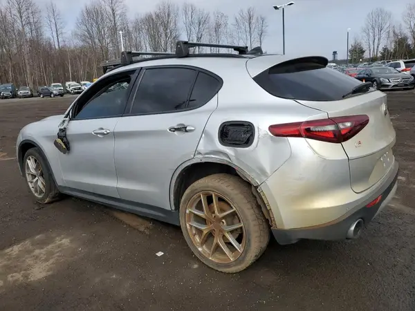 ZASFAKPN7J7B81392 2018 ALFA ROMEO STELVIO - Image 2