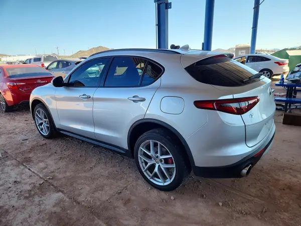 ZASFAKPN7J7B82459 2018 ALFA ROMEO STELVIO - Image 2