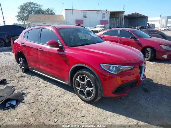 ZASFAKPN7J7B88794 2018 ALFA ROMEO STELVIO - Image 1