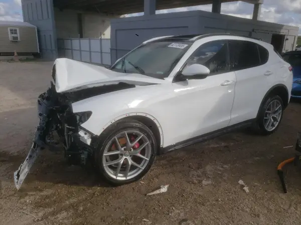 ZASFAKPN7J7B92649 2018 ALFA ROMEO STELVIO