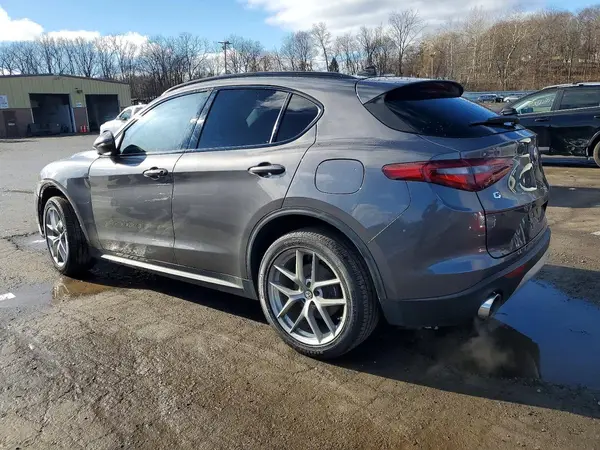 ZASFAKPN7J7B94935 2018 ALFA ROMEO STELVIO - Image 2