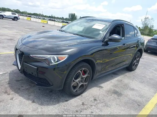 ZASFAKPN8J7B58624 2018 ALFA ROMEO STELVIO - Image 2