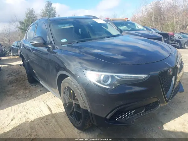 ZASFAKPN8J7B87332 2018 ALFA ROMEO STELVIO