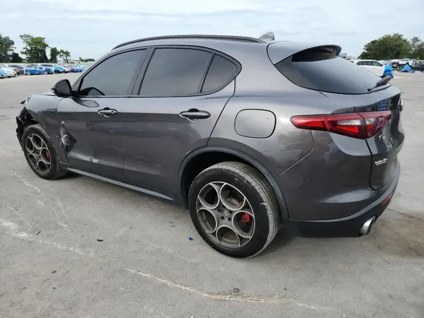 ZASFAKPN8J7B88206 2018 ALFA ROMEO STELVIO - Image 2
