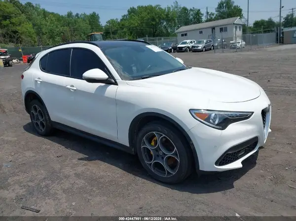 ZASFAKPN8J7B90621 2018 ALFA ROMEO STELVIO - Image 1