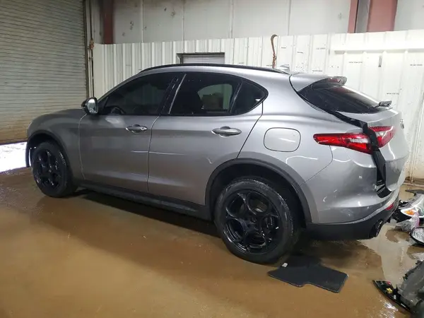 ZASFAKPN9J7B84438 2018 ALFA ROMEO STELVIO - Image 2