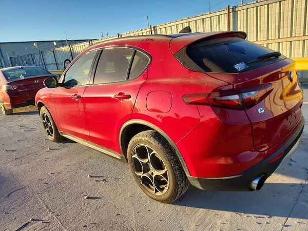 ZASFAKPNXJ7B71584 2018 ALFA ROMEO STELVIO - Image 2