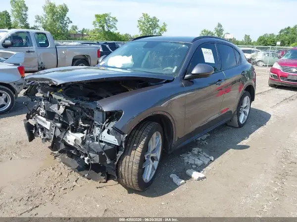 ZASFAKPNXJ7B73738 2018 ALFA ROMEO STELVIO - Image 2