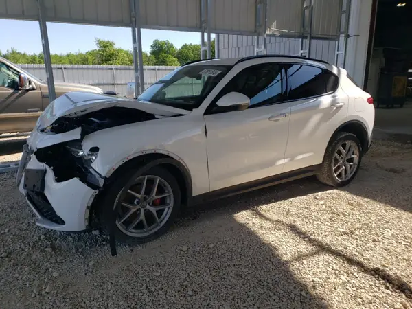 ZASFAKPNXJ7B84870 2018 ALFA ROMEO STELVIO - Image 1