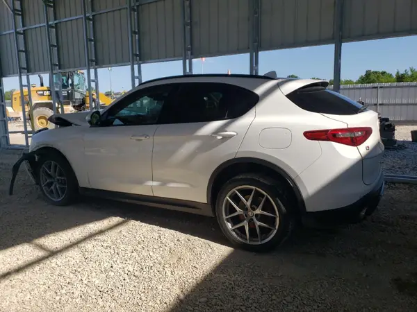 ZASFAKPNXJ7B84870 2018 ALFA ROMEO STELVIO - Image 2