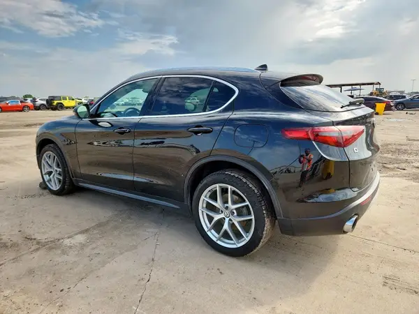 ZASFAKRN2J7C21438 2018 ALFA ROMEO STELVIO - Image 2