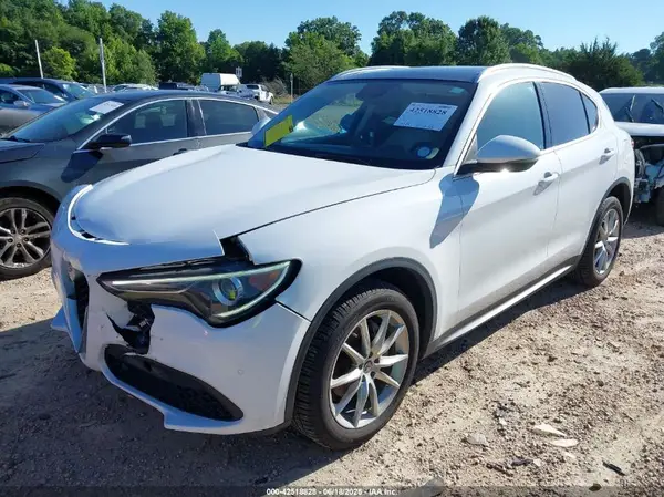 ZASFAKRN3J7C16023 2018 ALFA ROMEO STELVIO - Image 2