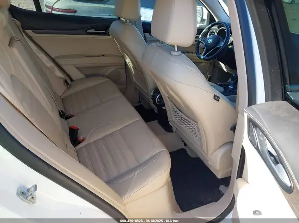 ZASFAKRN3J7C16023 2018 ALFA ROMEO STELVIO - Image 8