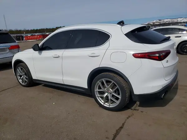 ZASFAKRN4J7C16824 2018 ALFA ROMEO STELVIO - Image 2