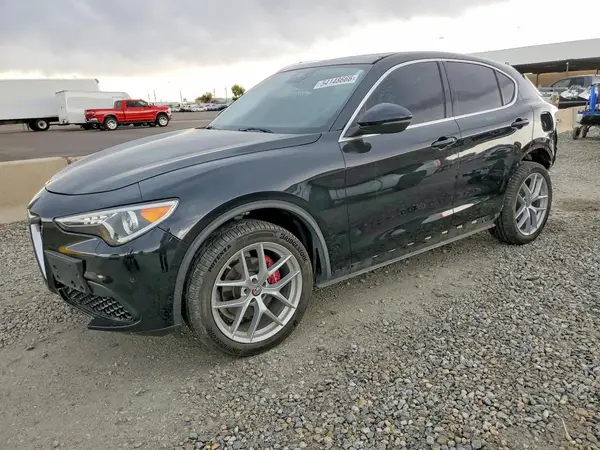 ZASFAKRN6J7C28781 2018 ALFA ROMEO STELVIO