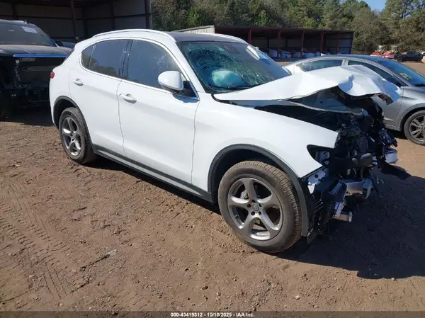 ZASPAJAN0M7D00380 2021 ALFA ROMEO STELVIO
