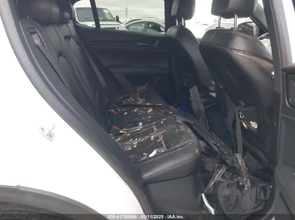 ZASPAJAN0R7D72106 2024 ALFA ROMEO STELVIO - Image 8