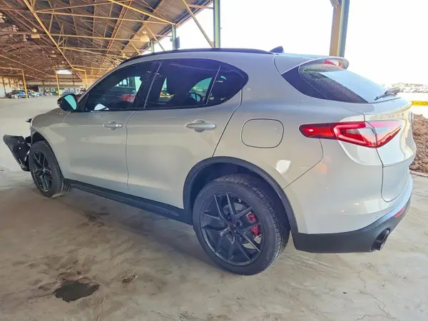 ZASPAJAN1L7C98671 2020 ALFA ROMEO STELVIO - Image 2