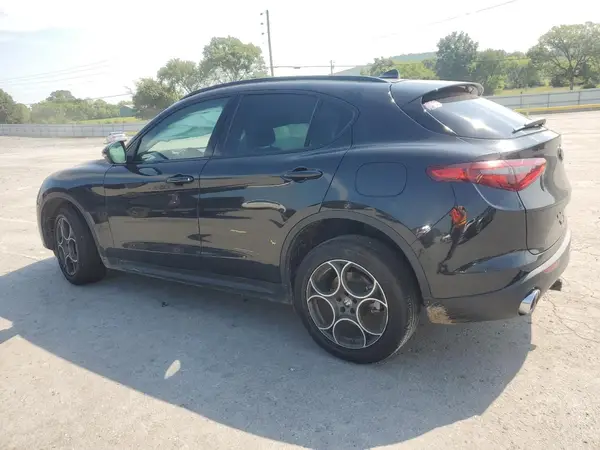 ZASPAJAN1M7D00646 2021 ALFA ROMEO STELVIO - Image 2