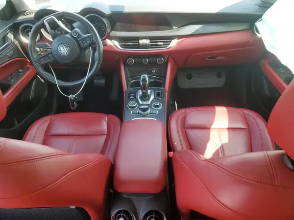 ZASPAJAN1M7D00646 2021 ALFA ROMEO STELVIO - Image 8