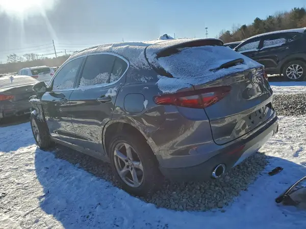 ZASPAJAN1M7D03532 2021 ALFA ROMEO STELVIO - Image 2