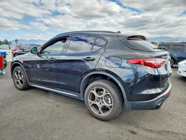 ZASPAJAN1N7D38086 2022 ALFA ROMEO STELVIO - Image 2