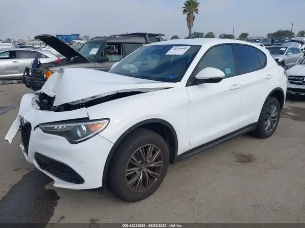 ZASPAJAN1P7D53724 2023 ALFA ROMEO STELVIO - Image 2