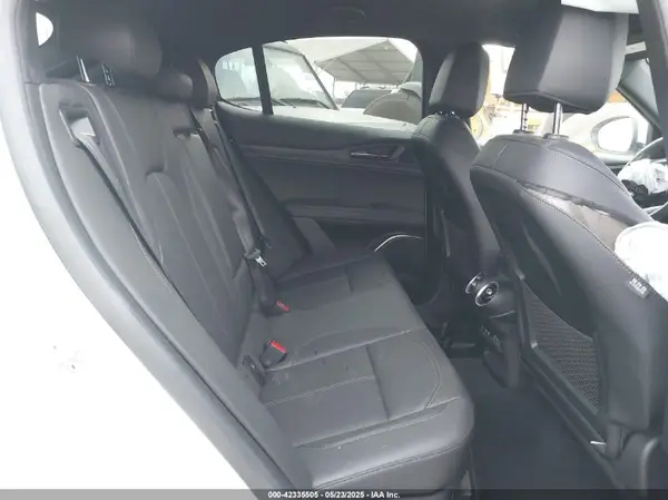 ZASPAJAN1P7D53724 2023 ALFA ROMEO STELVIO - Image 8