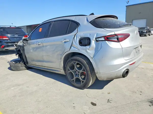 ZASPAJAN2L7C76274 2020 ALFA ROMEO STELVIO - Image 2