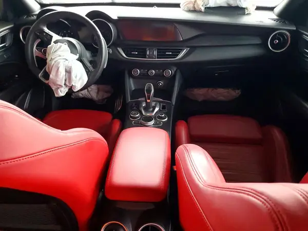 ZASPAJAN2N7D30045 2022 ALFA ROMEO STELVIO - Image 8