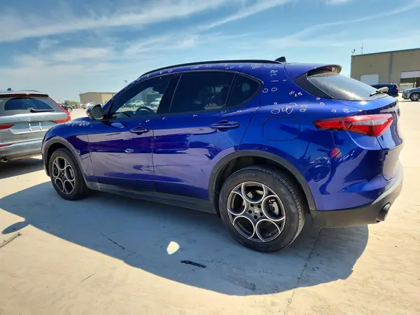 ZASPAJAN2N7D32118 2022 ALFA ROMEO STELVIO - Image 2