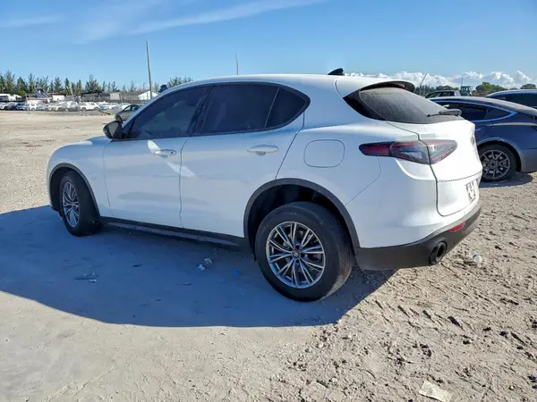 ZASPAJAN2R7D73984 2024 ALFA ROMEO STELVIO - Image 2