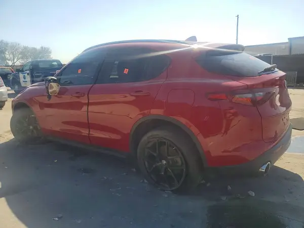ZASPAJAN3M7C98236 2021 ALFA ROMEO STELVIO - Image 2