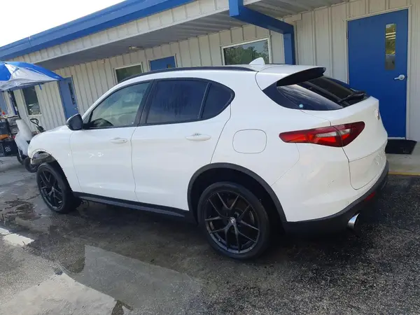 ZASPAJAN3M7C98625 2021 ALFA ROMEO STELVIO - Image 2