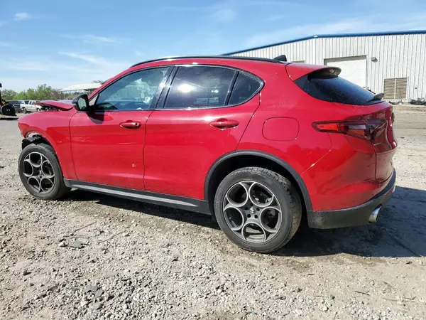 ZASPAJAN3M7D00065 2021 ALFA ROMEO STELVIO - Image 2