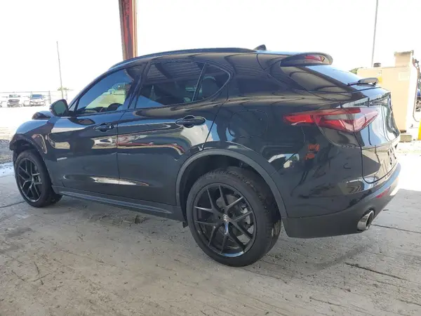 ZASPAJAN3M7D00485 2021 ALFA ROMEO STELVIO - Image 2