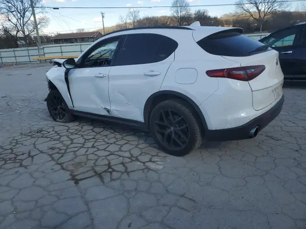 ZASPAJAN3M7D08960 2021 ALFA ROMEO STELVIO - Image 2