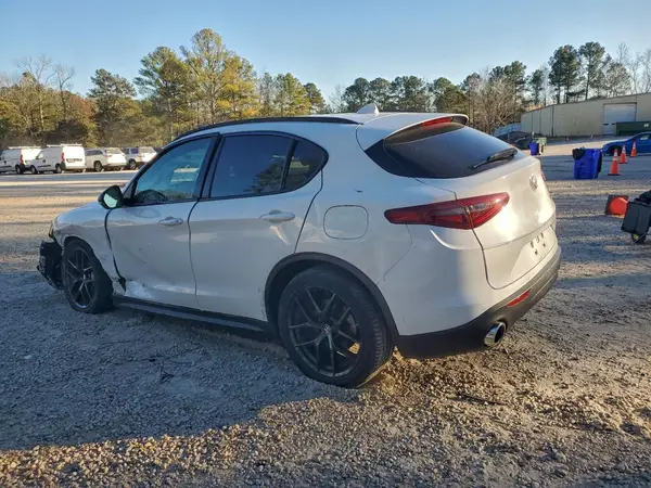 ZASPAJAN3M7D13513 2021 ALFA ROMEO STELVIO - Image 2