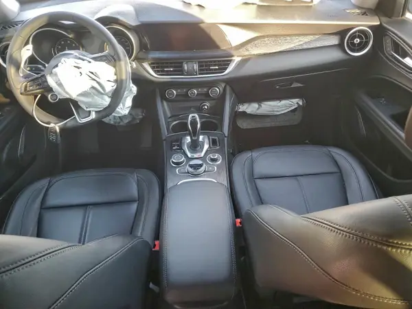 ZASPAJAN3M7D13513 2021 ALFA ROMEO STELVIO - Image 8