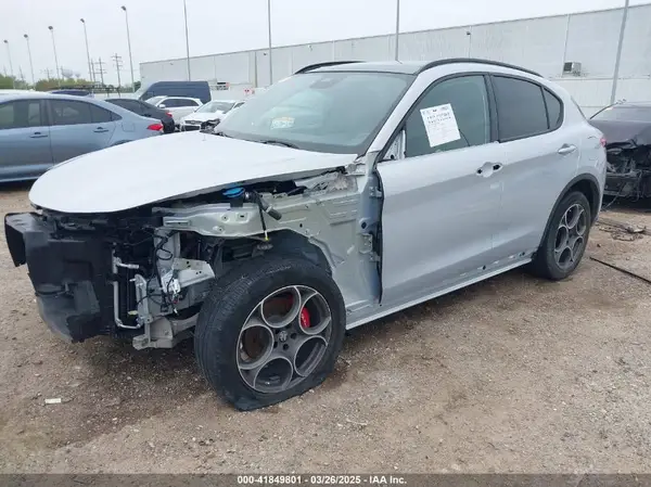 ZASPAJAN3N7D26537 2022 ALFA ROMEO STELVIO - Image 2